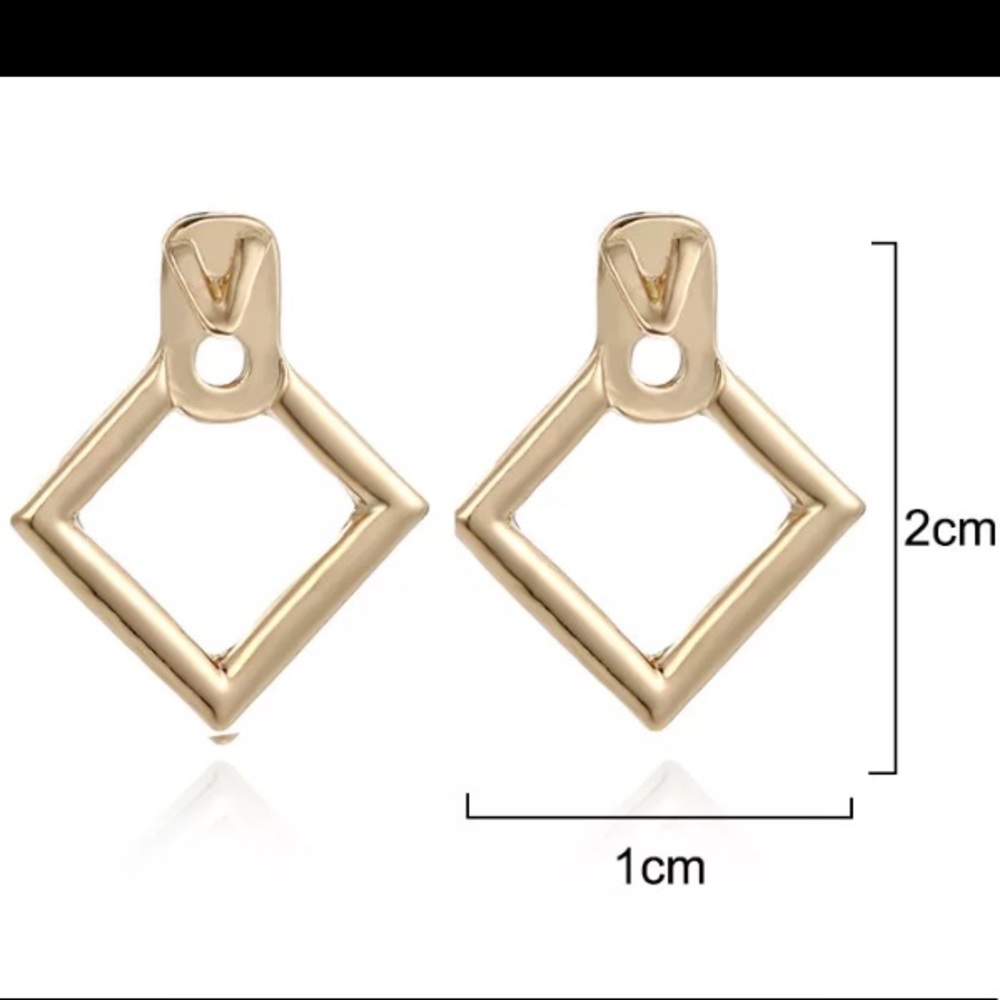 Minimalist gold tone earrings - Picture 3 of 4
